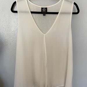 Women’s Bobeau White Blouse no Sleeves